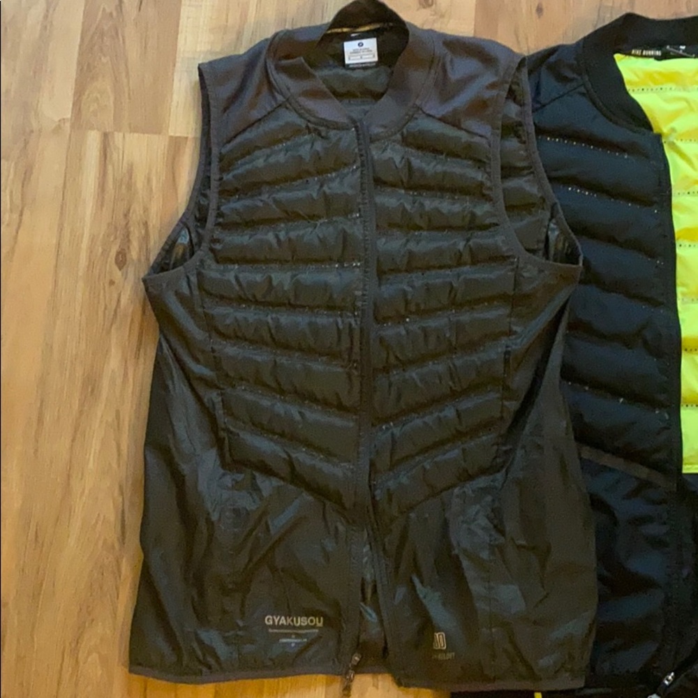 Nike Aeroloft runnjng Vests ( Gyakusou + normal) - Picture 2 of 9